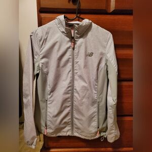 New Balance Wind Breaker Small